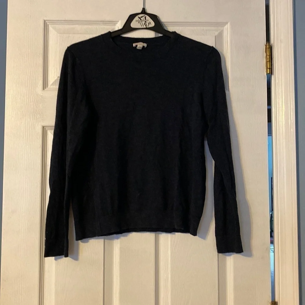 Gap womens sweater; size large